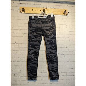 Nwot Levi's 711 camo skinny pants 26 *